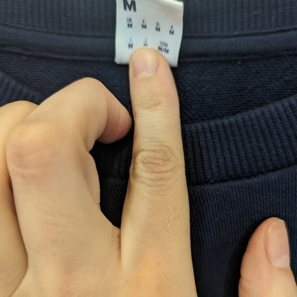 Women's M light weight Reebok sweatshirt - Picture 3 of 3